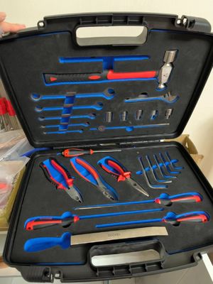 Hohe Korrosionsbeständigkeit Nichtmagnetische Werkzeugkiste Schwarzer Gehäuse mit Laser-Logo-Service Anbieten von Anpassung und Haltbarkeit