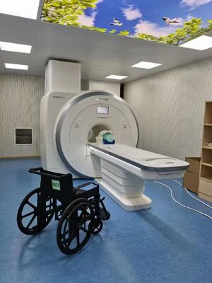 Nichtmagnetischer Rollstuhl mit 120 kg Tragfähigkeit, nichtmagnetischen Gummirädern und Universalrädern für MRT-Umgebungen