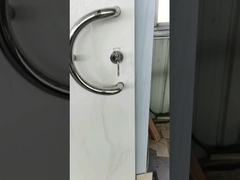 MRT-Türschutzinstallation mit einer Größe von 1,2 x 2,1 m